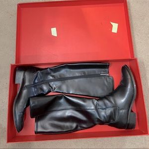 Donald J Pliner size 9 boots black